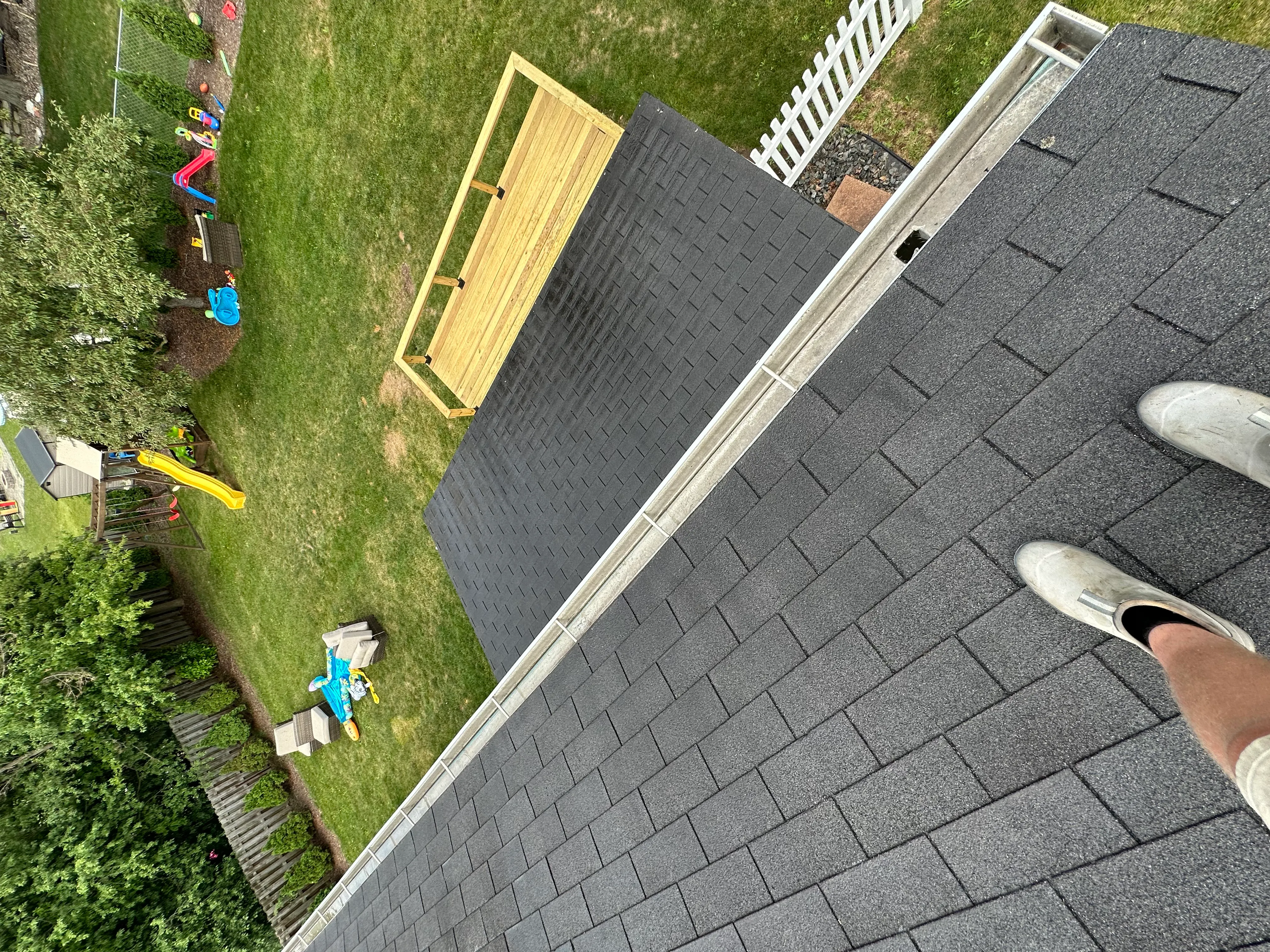 Exterior gutter brightening and cleaning